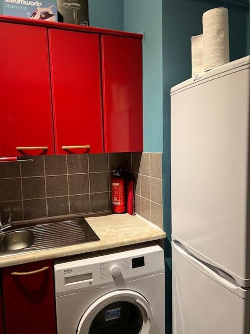 1 Bedroom Flat In Kings Cross! Londen Buitenkant foto