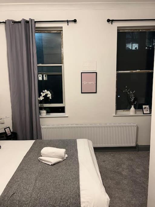 1 Bedroom Flat In Kings Cross! Londen Buitenkant foto
