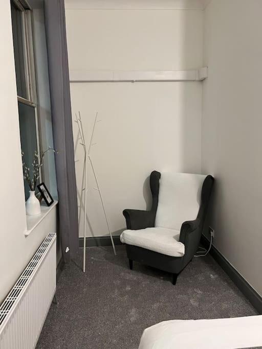 1 Bedroom Flat In Kings Cross! Londen Buitenkant foto